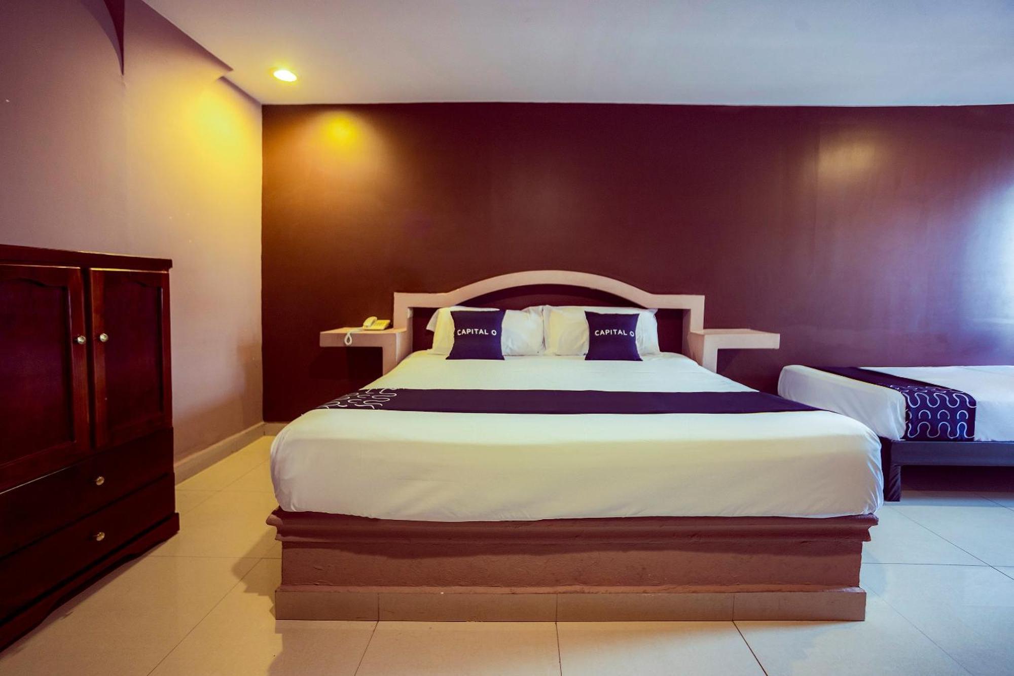 Hotel Capital O Diro, 4*
