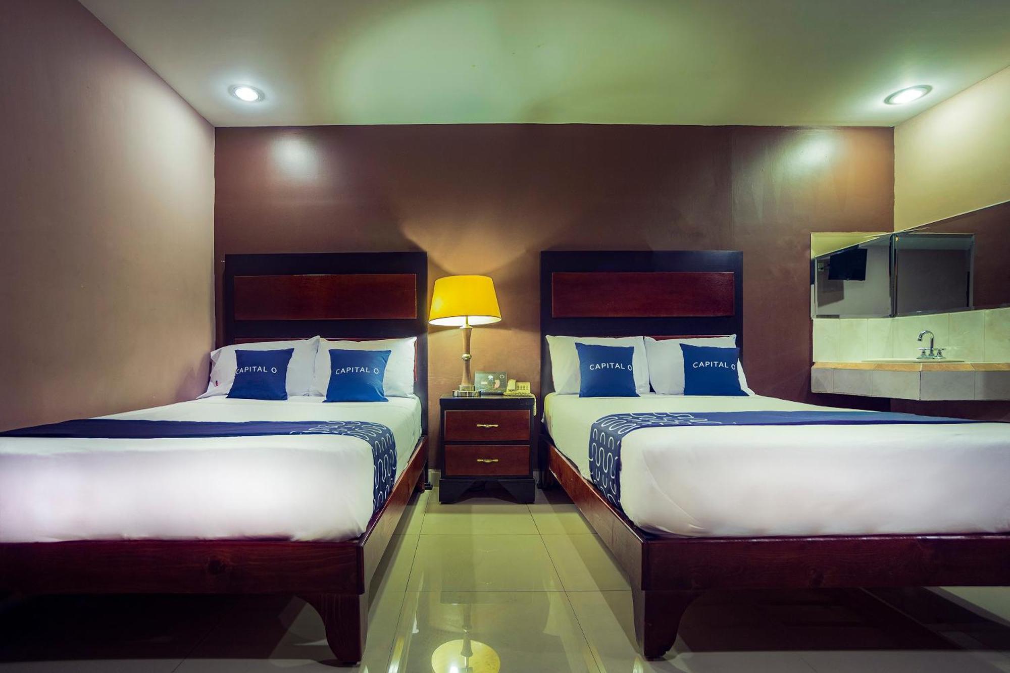 Hotel Capital O Diro, 4*