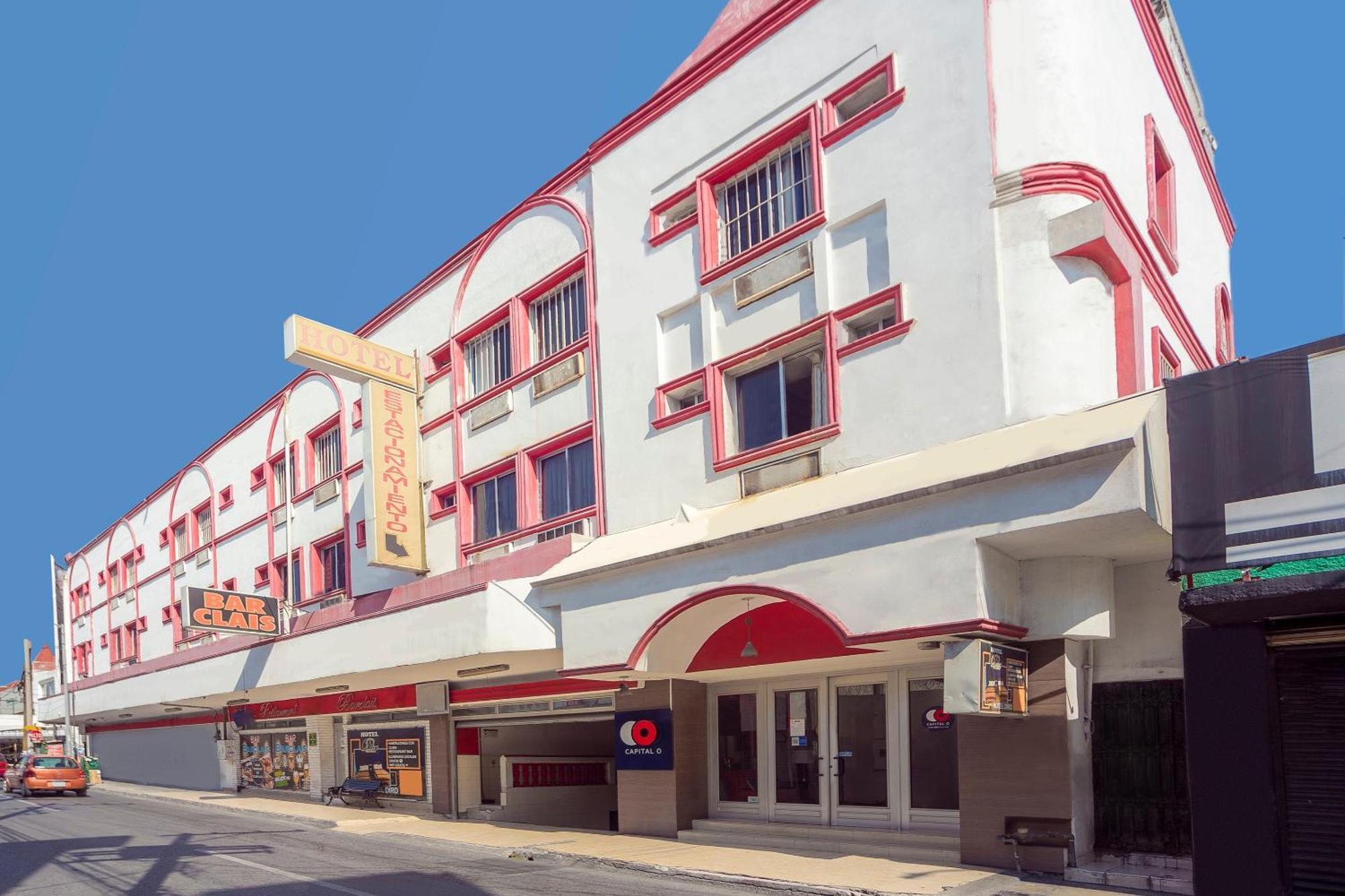 Hotel Capital O Diro,